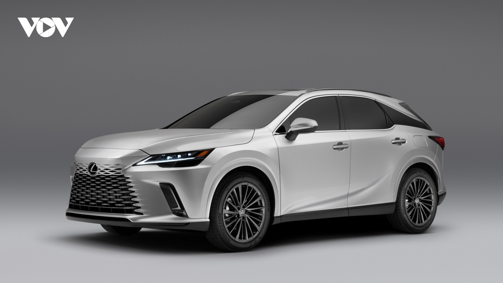 Lexus RX thế hệ mới chính thức trình làng, bản cao cấp nhất mạnh gần 400 mã lực