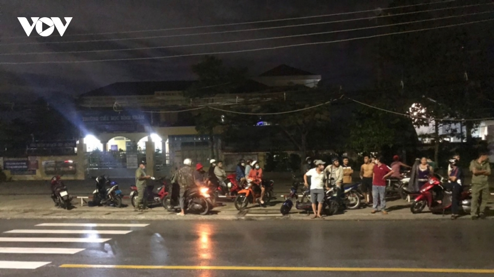Phát hiện thi thể người đàn ông dưới mương nước ở Bình Dương