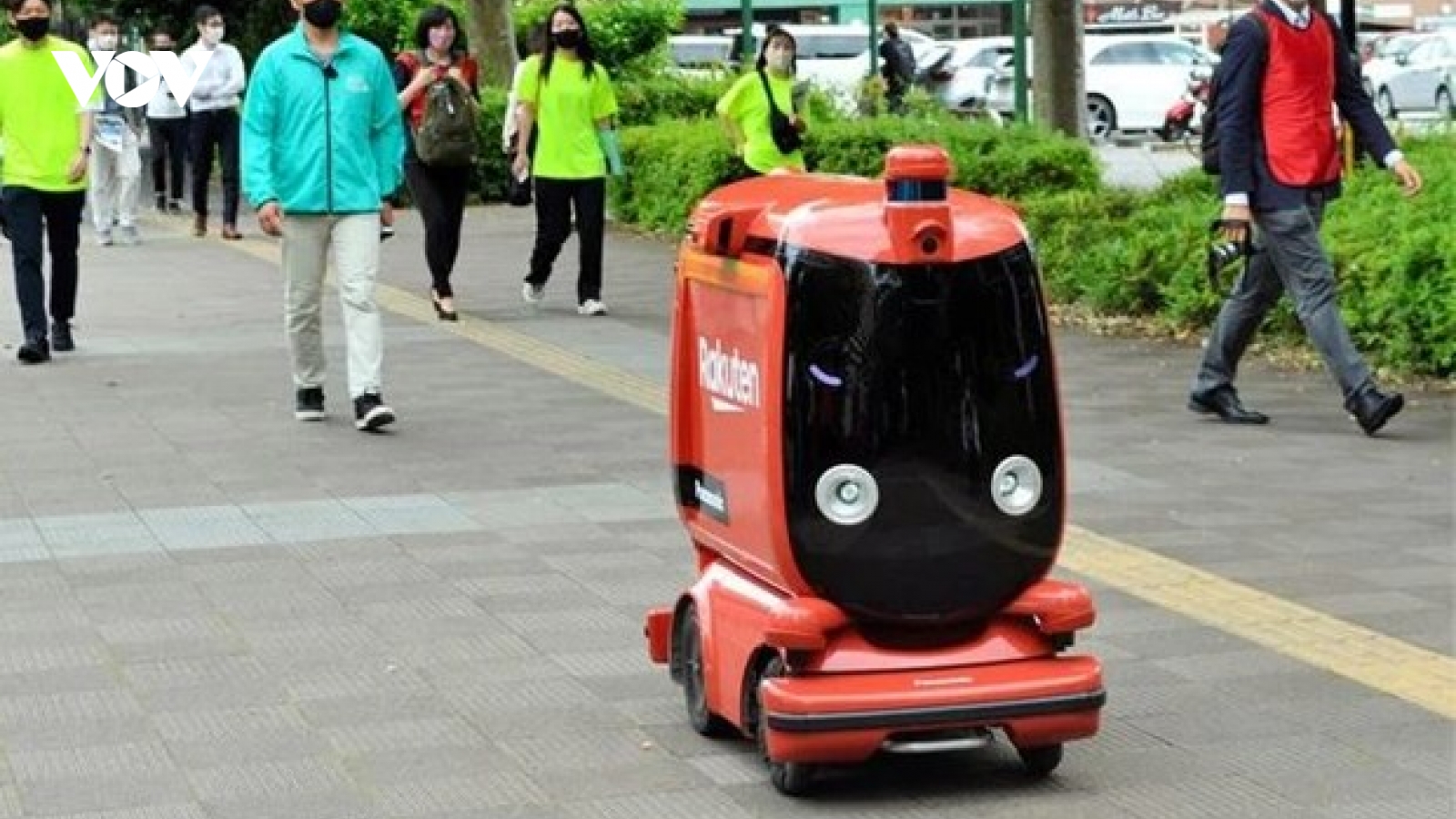 Ba công ty Nhật Bản thử nghiệm dùng robot tự hành để giao hàng