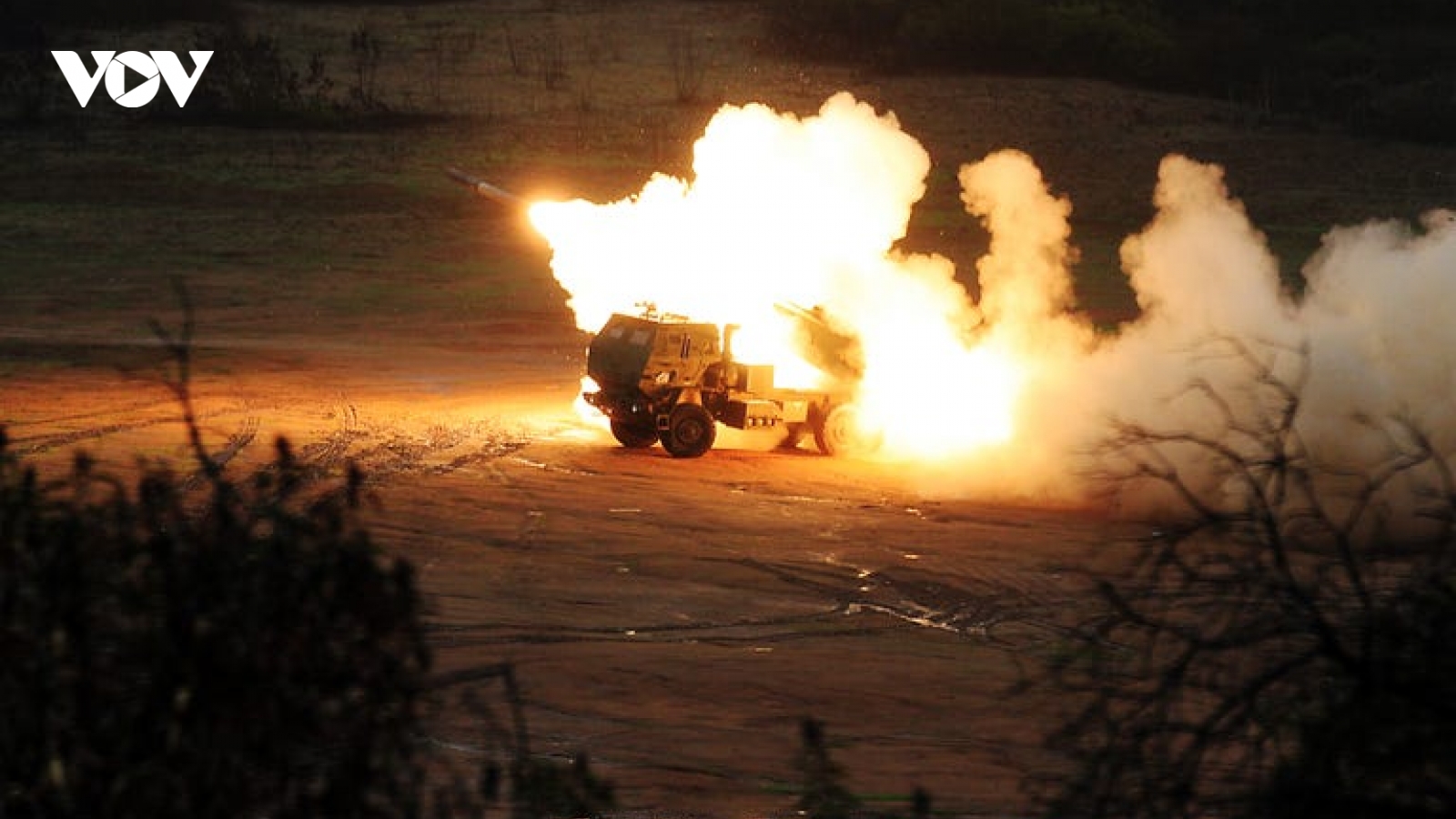 Hệ thống HIMARS mà Mỹ có thể gửi cho Ukraine lợi hại ra sao?