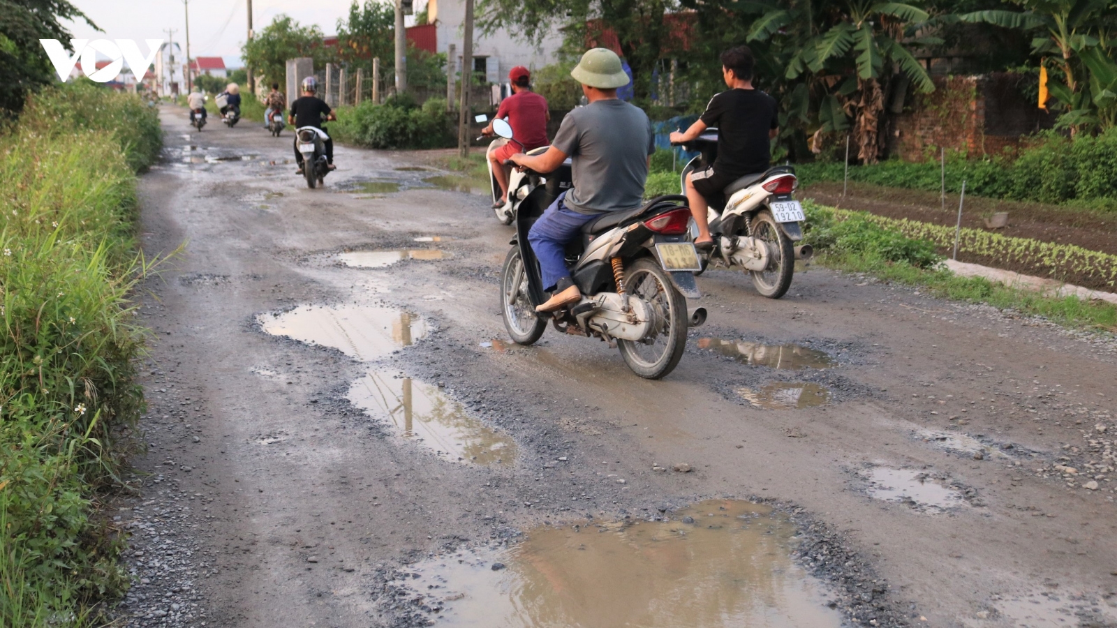 Con đường “đau khổ” của người dân xã nông thôn mới ở Hải Phòng