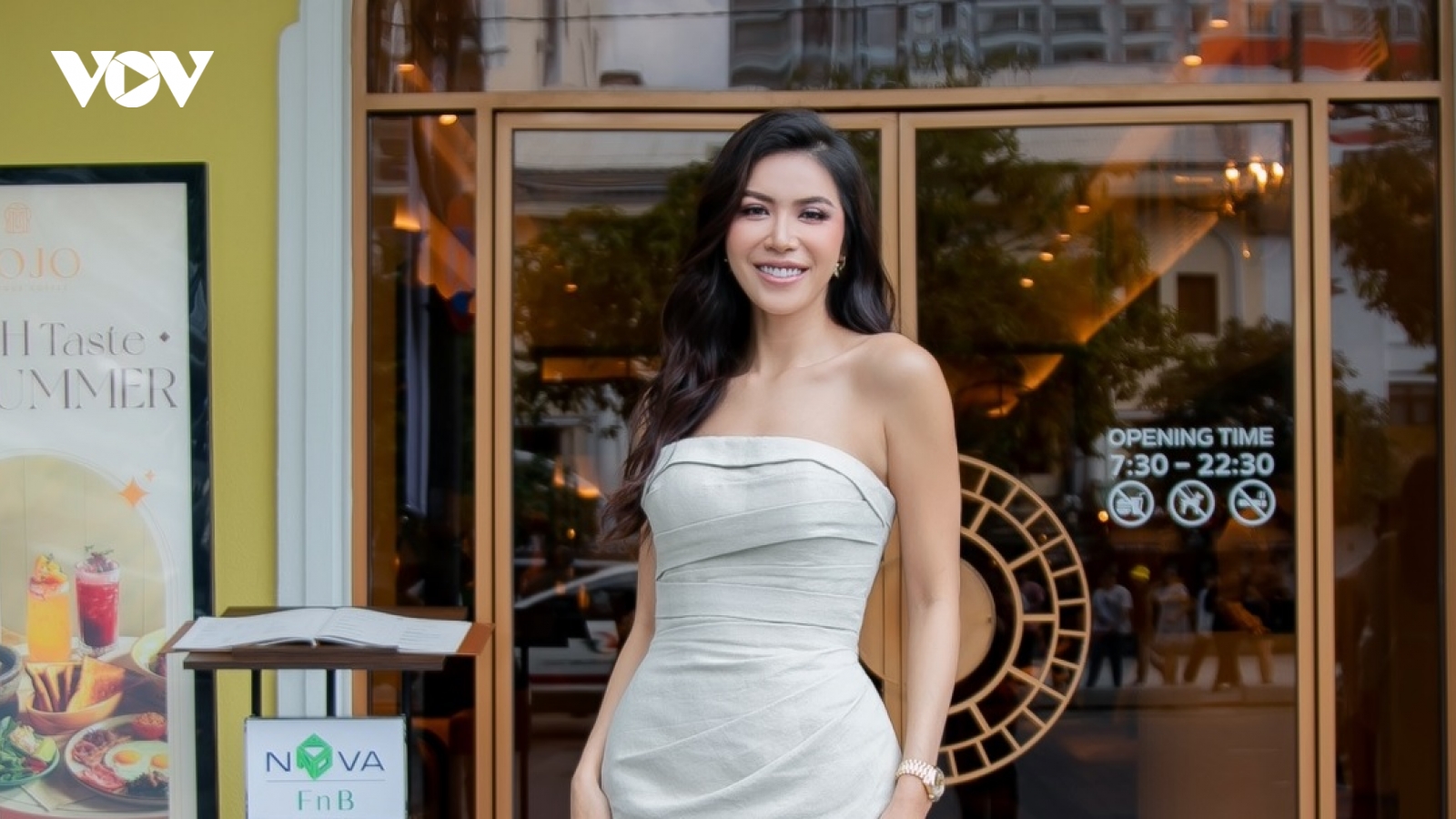 Siêu mẫu Minh Tú tất bật với loạt cuộc thi Hoa hậu, đang rục rịch cưới chồng