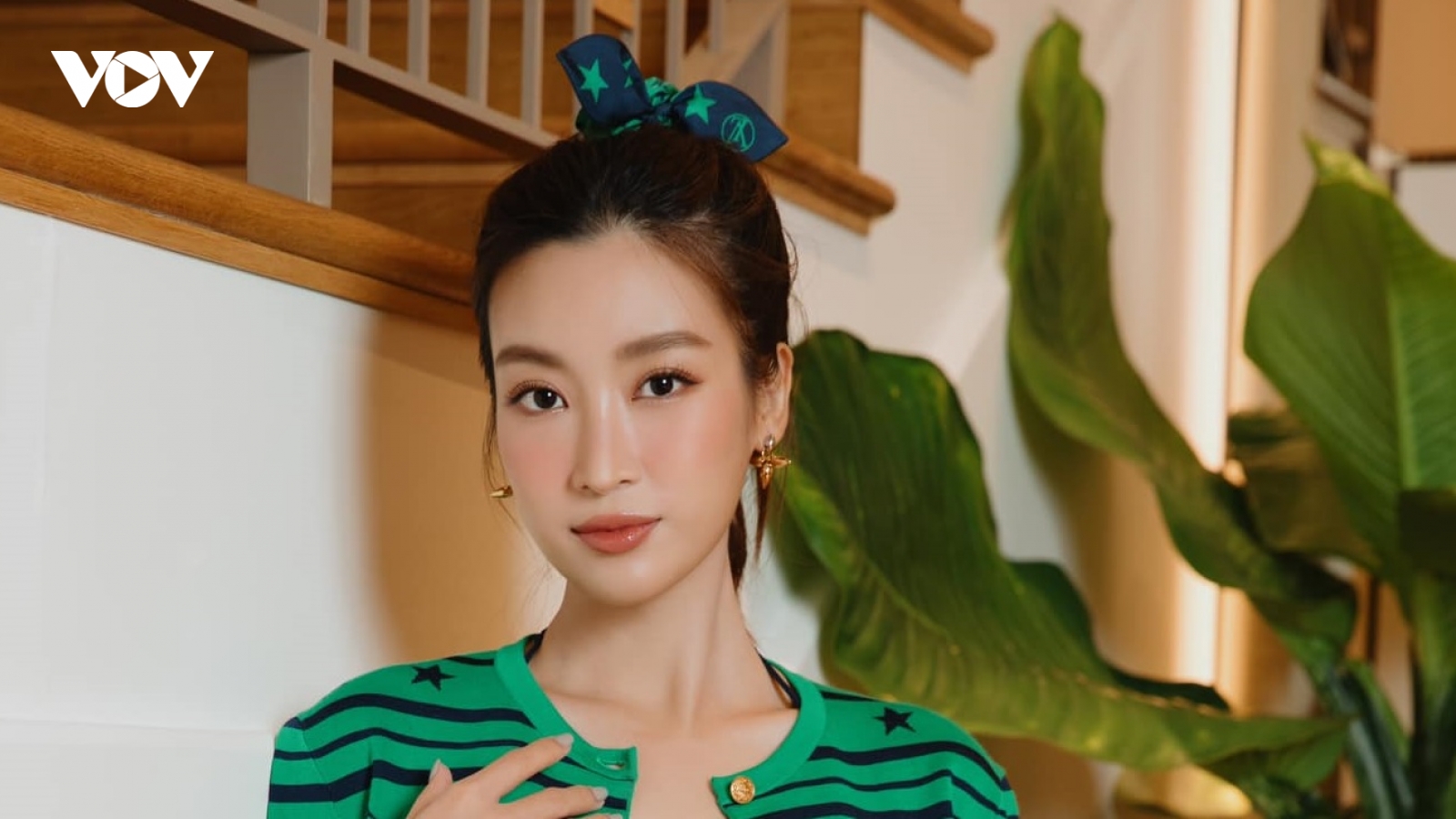 Hoa hậu Đỗ Mỹ Linh hóa tiểu thư yêu kiều, quyến rũ với mốt khoe nội y táo bạo