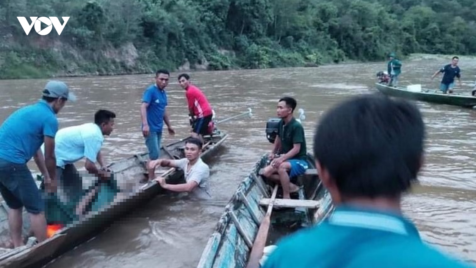 Tìm thấy thi thể bé gái cách vị trí mất tích 3km