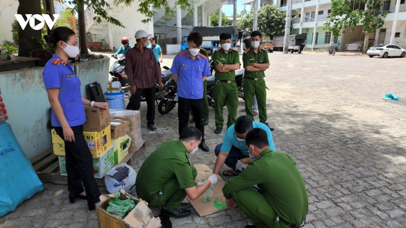 Bắt nhóm bán ma túy thông qua dịch vụ giao hàng công nghệ