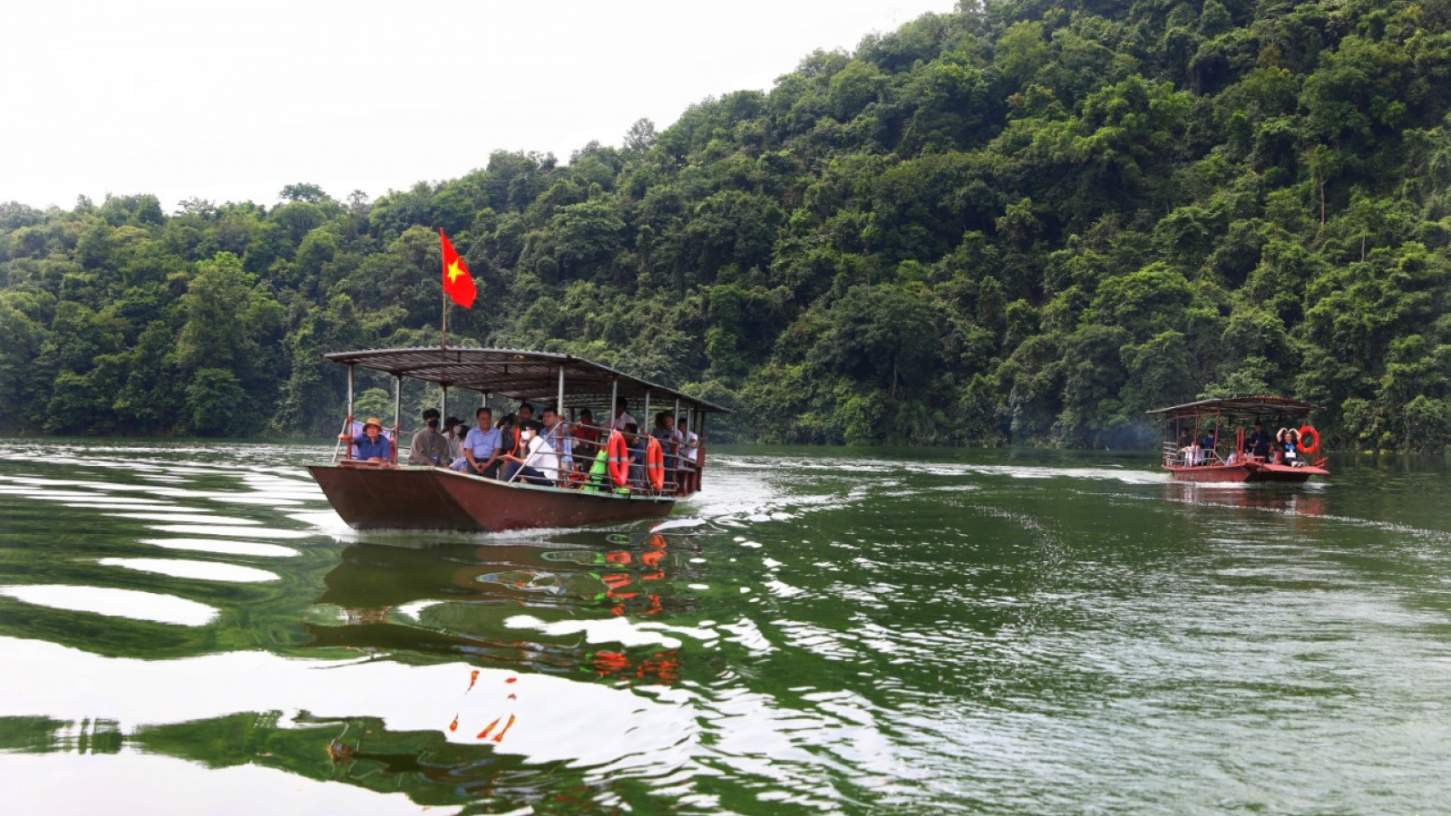 Bắc Giang đánh thức tiềm năng du lịch hồ Cấm Sơn