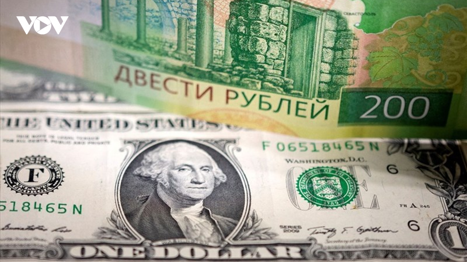 Tỉ giá đồng roube tăng mạnh nhất trong vòng 7 năm so với USD