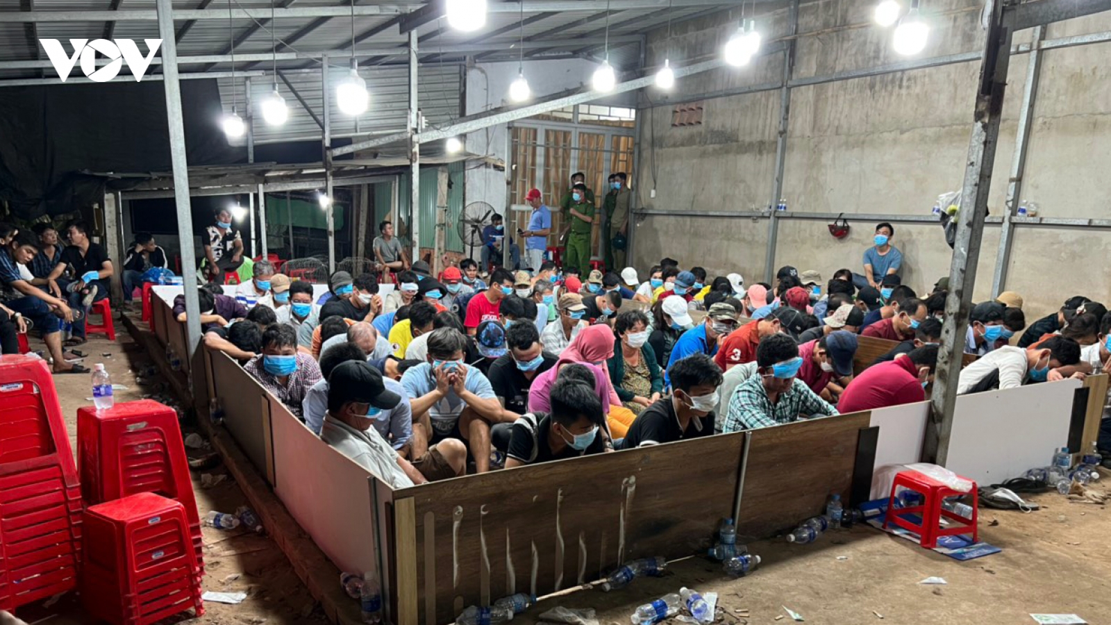 TP.HCM triệt phá sòng bạc quy mô lớn, hơn 120 người tham gia