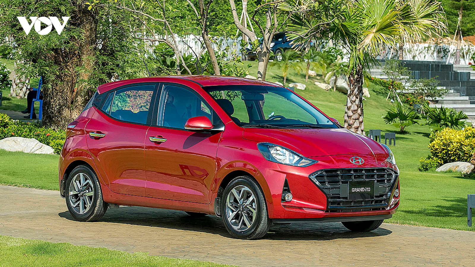 Doanh số Hyundai Grand i10 giảm sút trước đối thủ VinFast Fadil