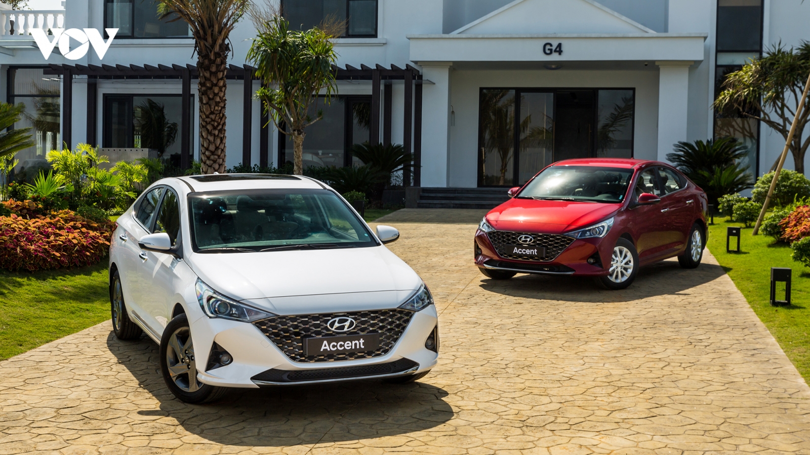 Hyundai Accent tiếp tục là xe bán chạy, Santa Fe và Tucson khan hàng