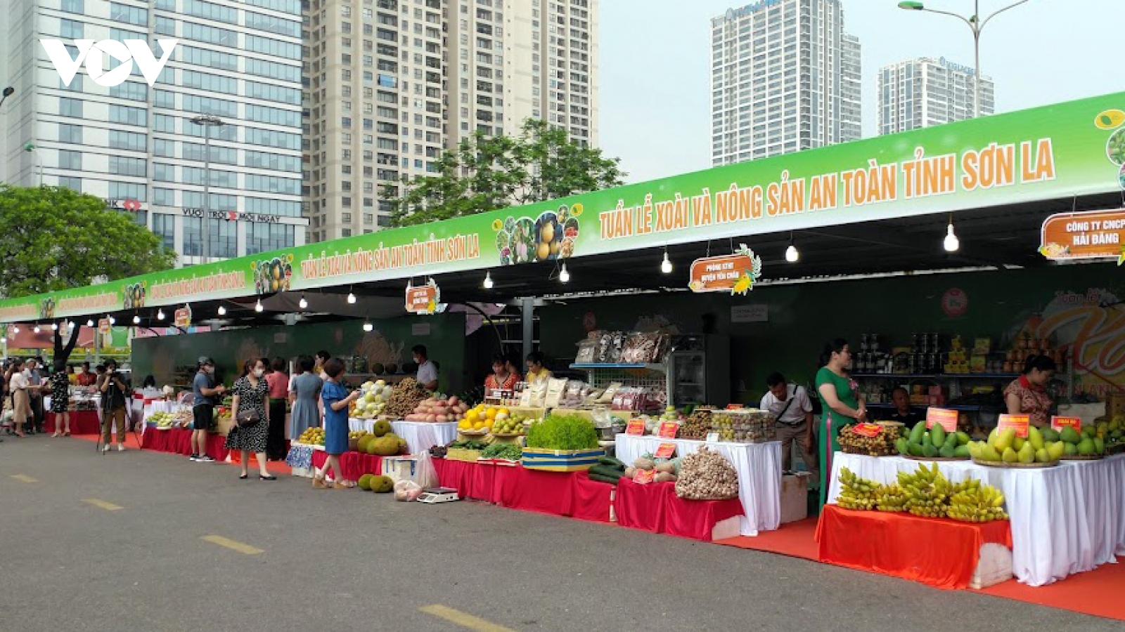 Sơn La giới thiệu 24 gian hàng xoài và nông sản an toàn tại Hà Nội