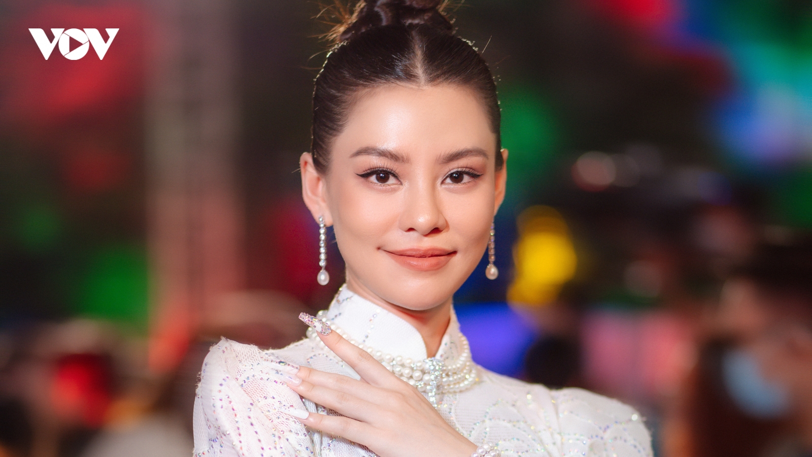 Bùi Lan Hương nhận "mưa" lời khen khi vào vai danh ca Khánh Ly