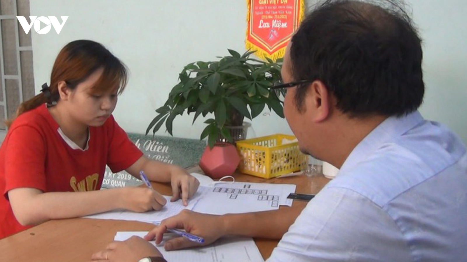 Dụ nhiều người đầu tư tiền ảo để chiếm đoạt gần 4 tỷ đồng
