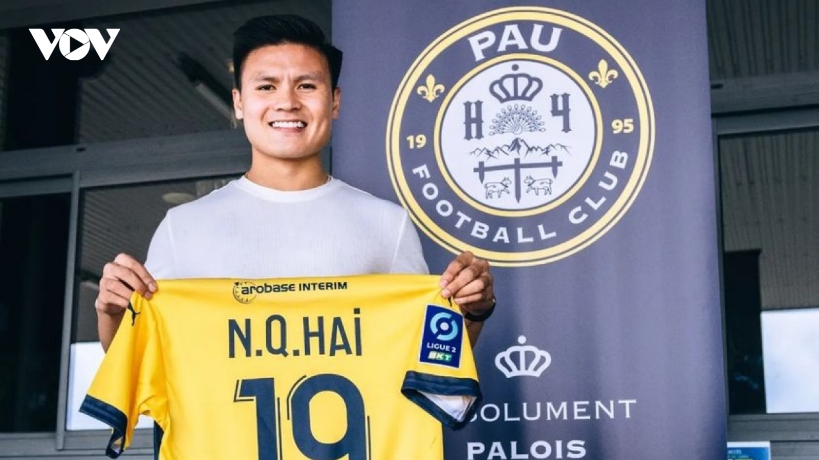 Người hâm mộ Việt Nam "đổ bộ" fanpage của Pau FC sau khi Quang Hải ra mắt