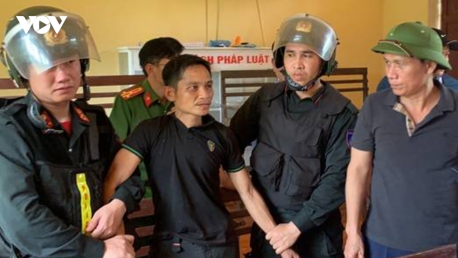 Bắt giữ đối tượng ở Thanh Hóa chém chết người rồi trốn vào rừng