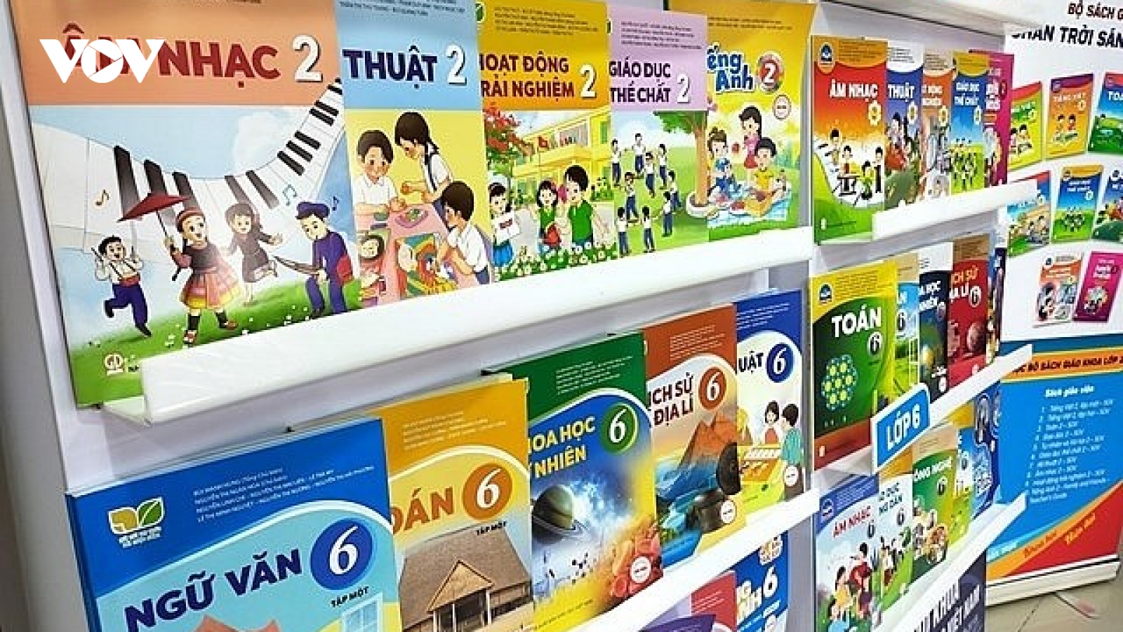Nhà nước định giá: Liệu có làm “hạ nhiệt” giá sách giáo khoa?