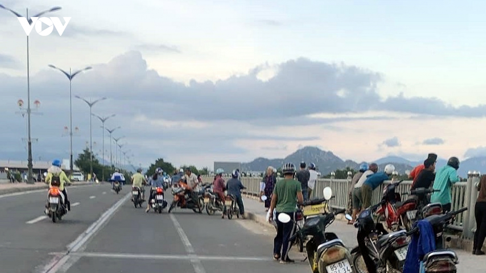 Nam thanh niên trầm cảm gieo mình xuống sông Dinh