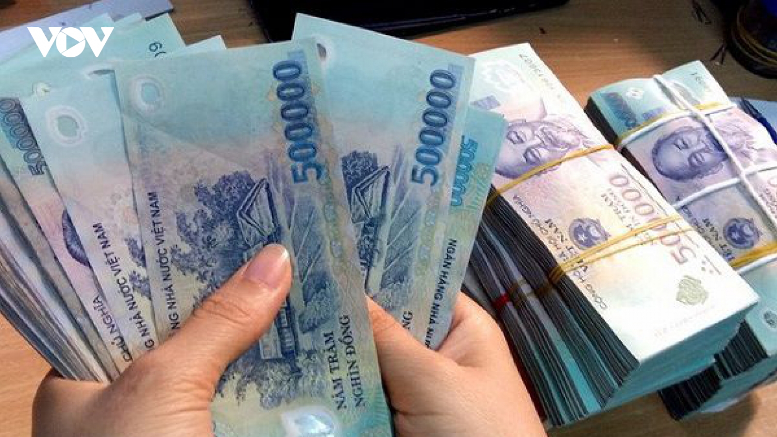 Siết kỷ luật thị trường tiền tệ, quyết tâm giảm lãi suất cho tăng trưởng kinh tế