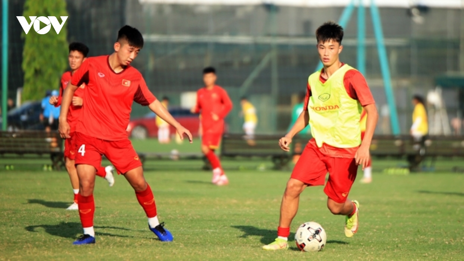 Khuất Văn Khang, Nguyễn Văn Trường tập buổi đầu tiên với U19 Việt Nam