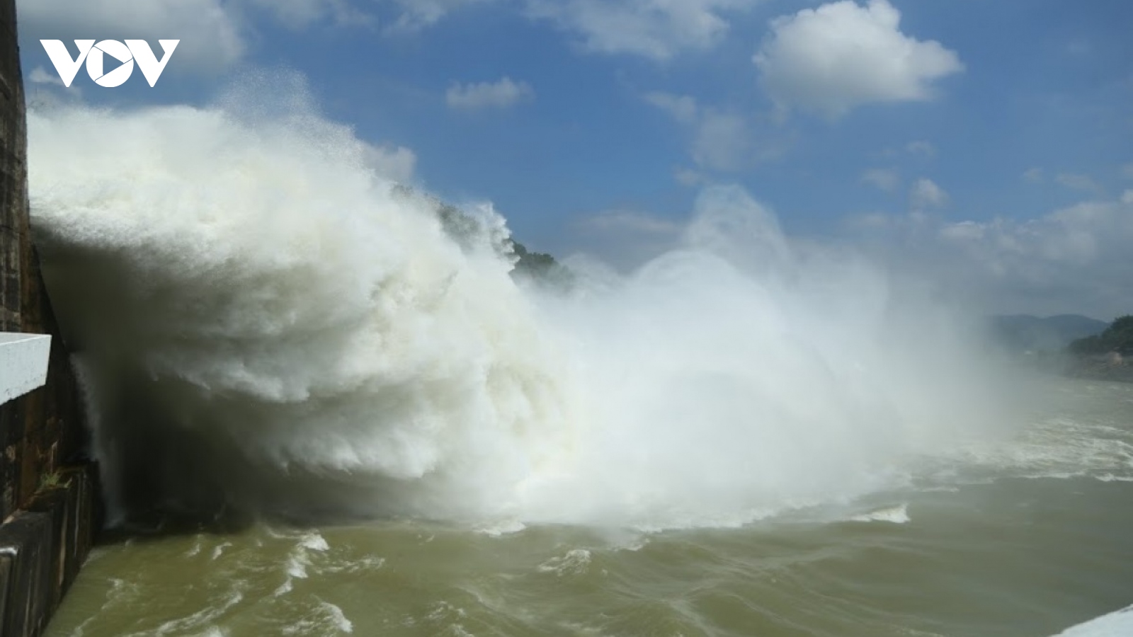 Yêu cầu hồ thủy điện Sơn La, Hòa Bình xả lũ khi mưa lớn làm mực nước tăng cao