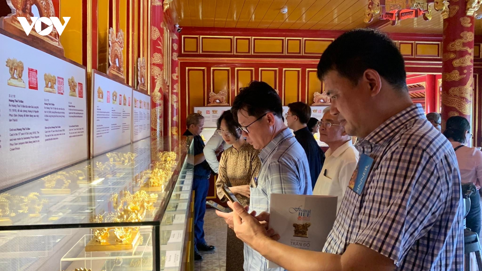 Triển lãm phiên bản Kim Ấn triều Nguyễn tại Huế
