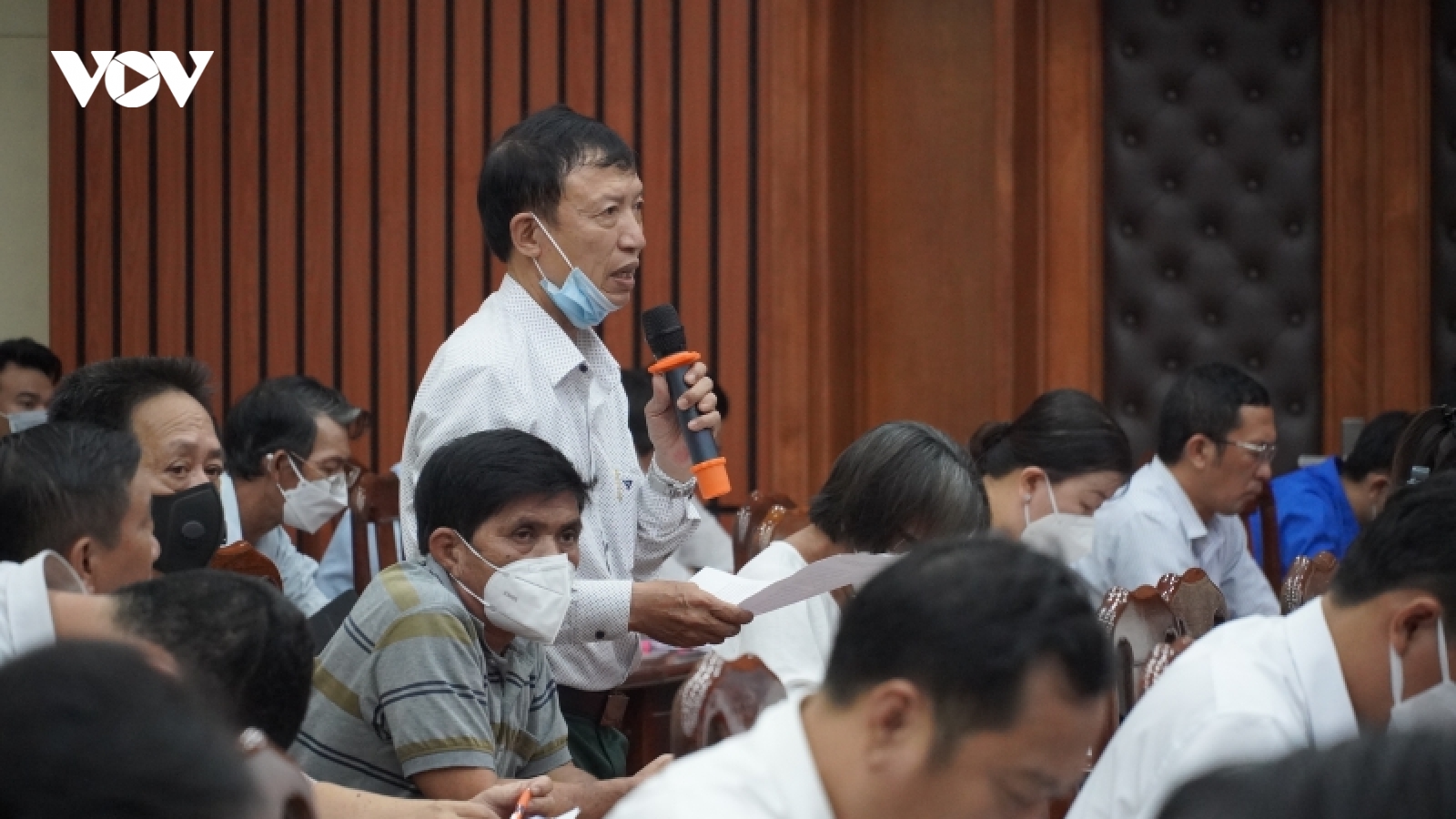 Cử tri TP.HCM bức xúc vì nhiều dự án treo, buông lỏng quản lý giá SGK