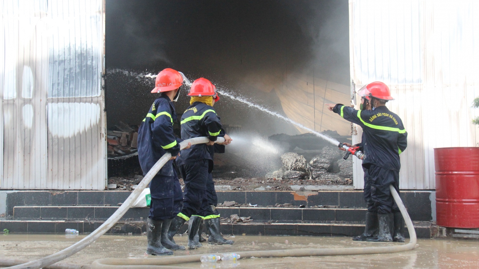 Cháy nhà xưởng tại Khu công nghiệp Phú Tài, tỉnh Bình Định