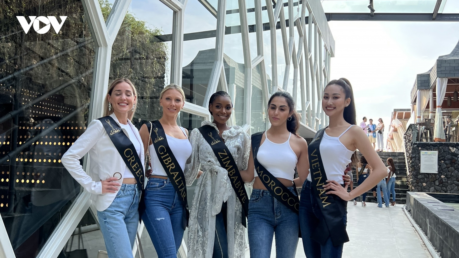 Đoàn Hồng Trang nổi bật giữa dàn thí sinh của Miss Global 2022