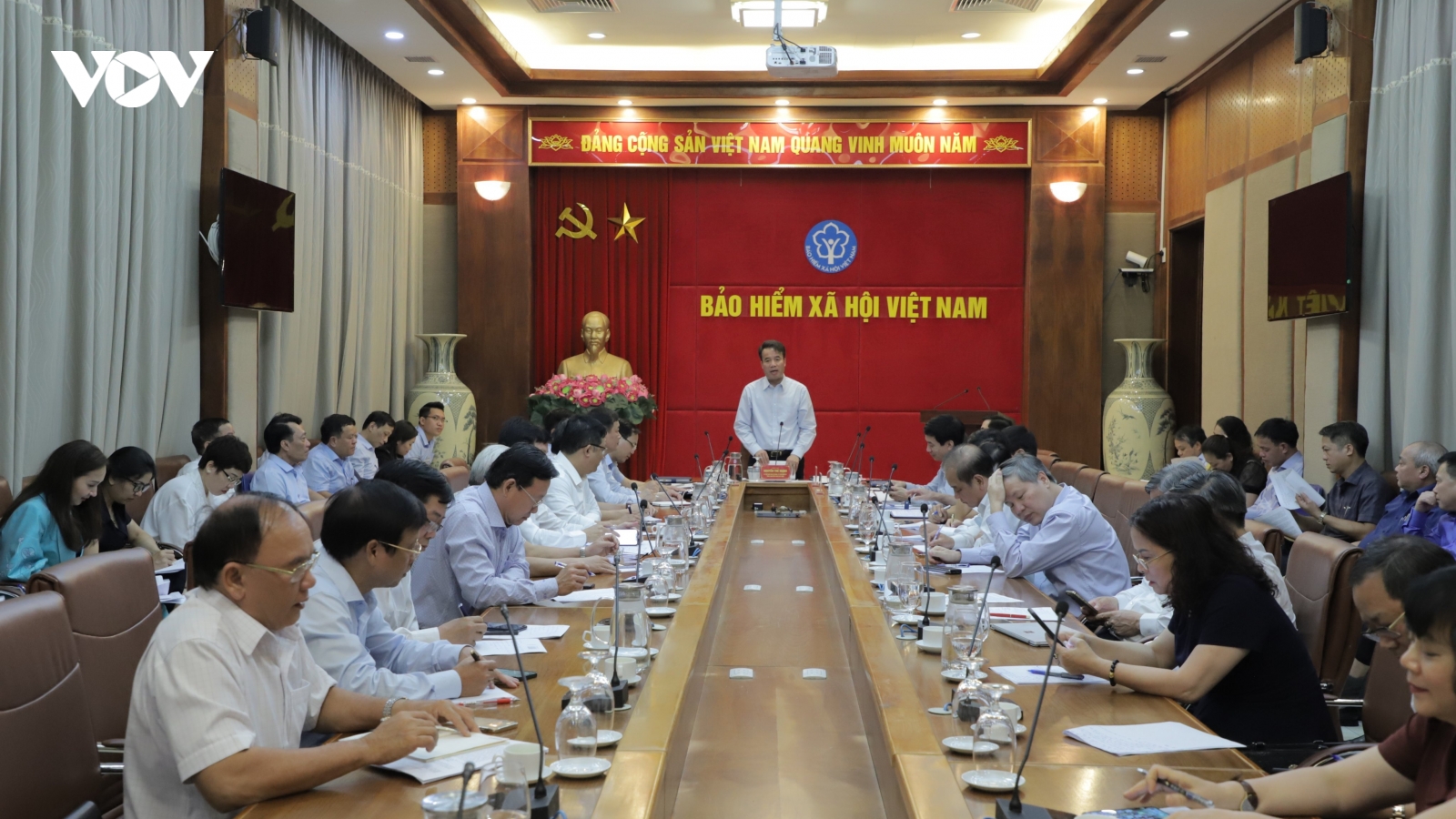 BHXH Việt Nam dồn lực đảm bảo cung ứng đầy đủ thuốc và vật tư y tế