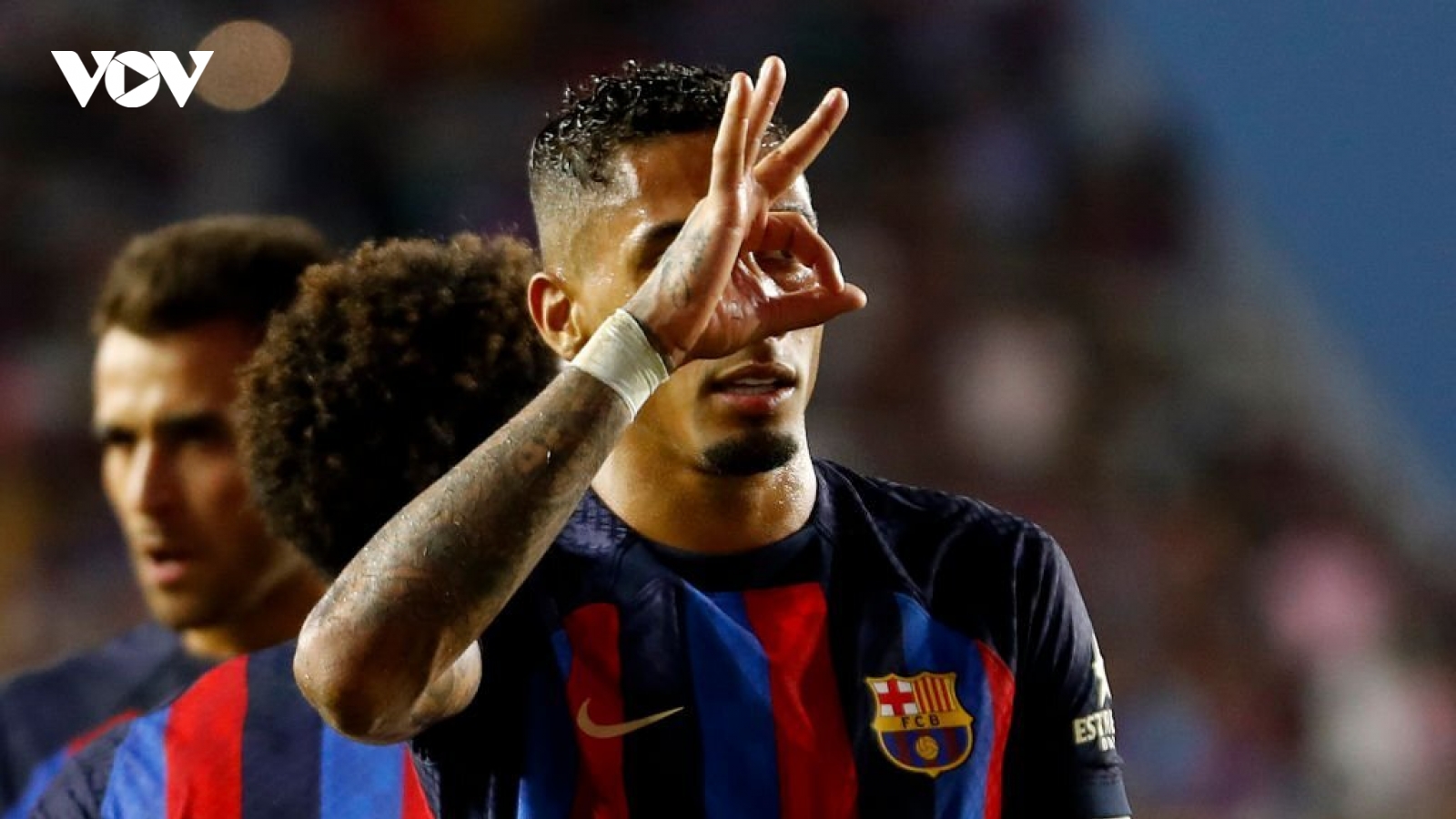 Tân binh đắt giá ghi bàn ngay trận ra mắt Barca