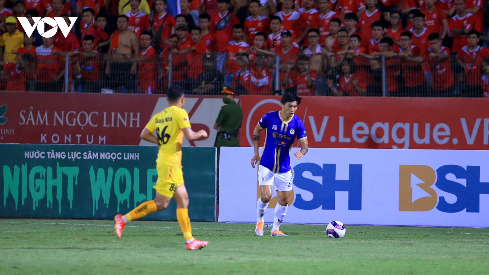 Đoàn Văn Hậu "nhiệt huyết" trong ngày trở lại V-League sau gần 2 năm