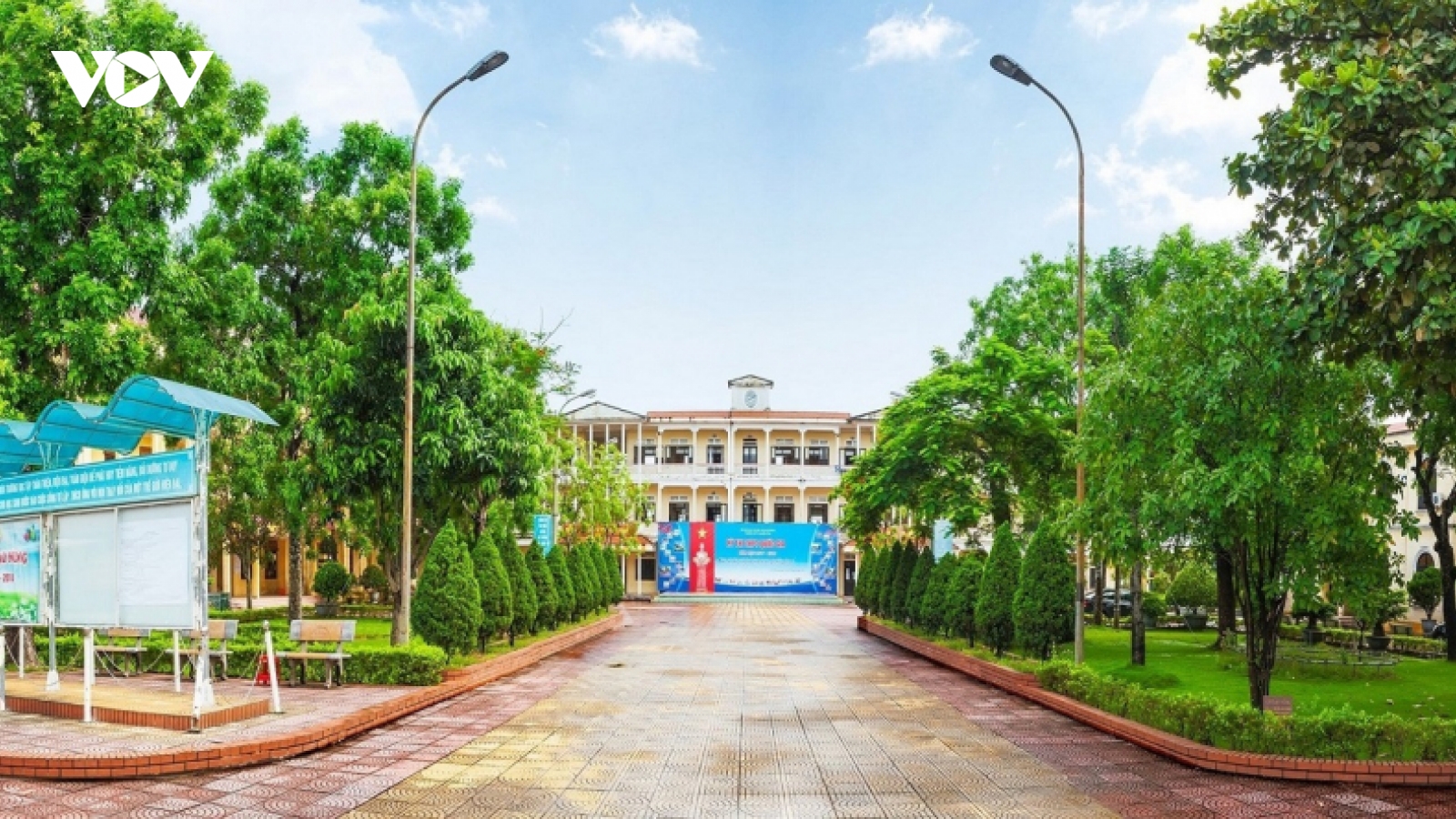 Khởi tố hiệu trưởng, kế toán lập khống hồ sơ, rút tiền ngân sách