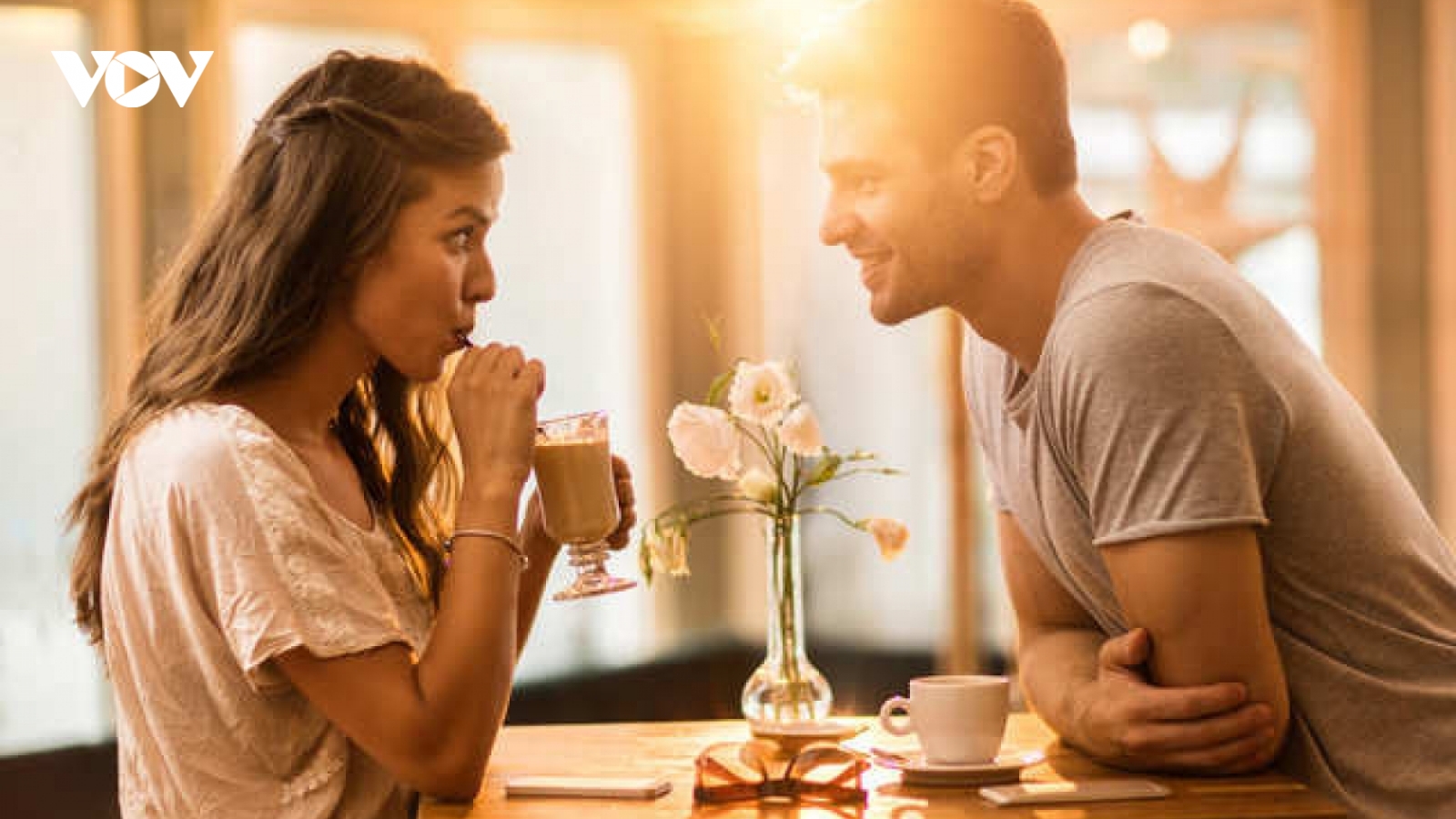 Tự phòng vệ khi sử dụng ứng dụng hẹn hò trực tuyến