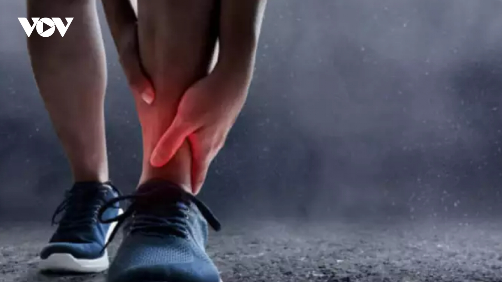Mắt cá chân có biểu hiện này cảnh báo vấn đề về tim mạch