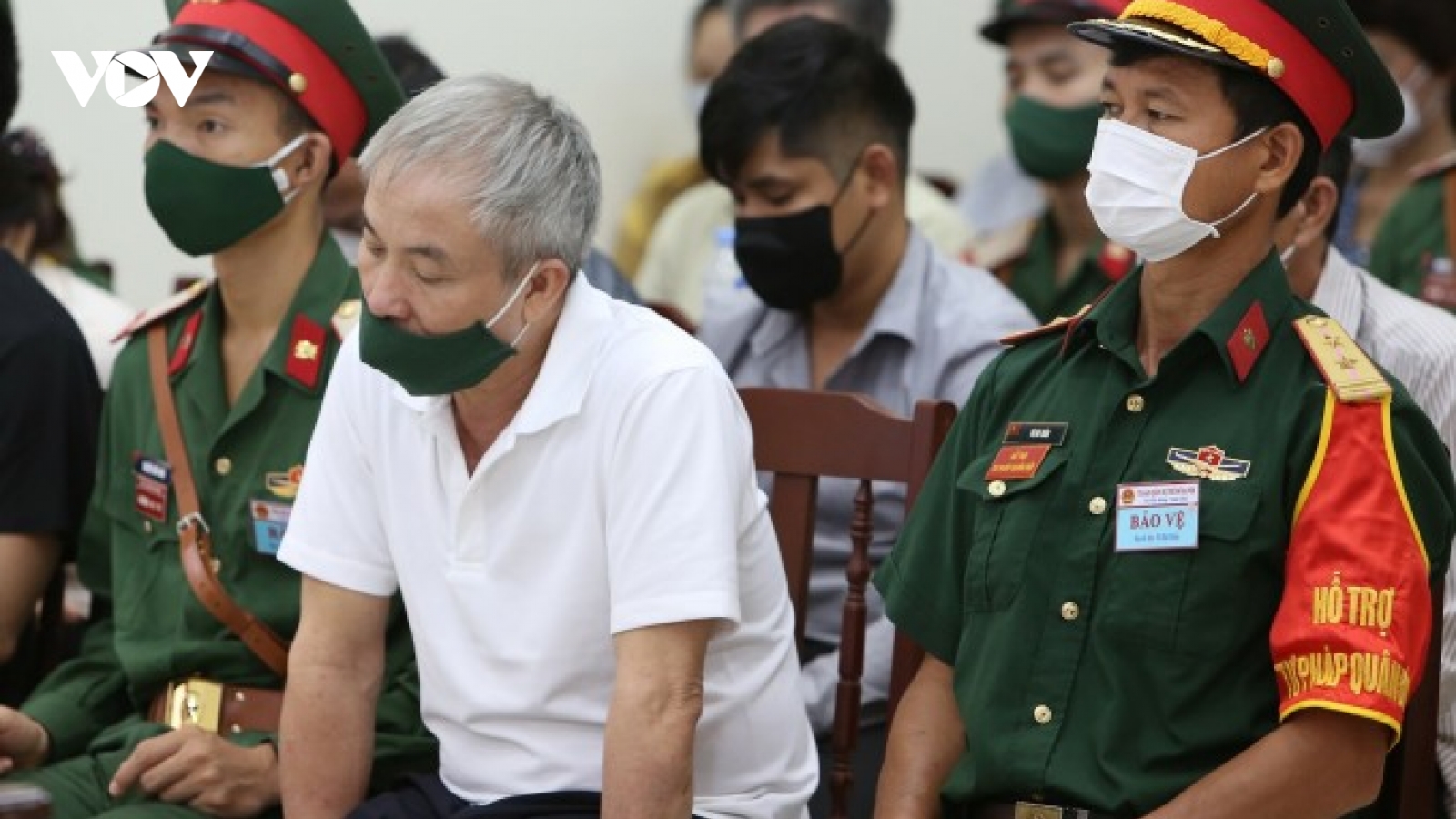 Nói lời sau cùng, cựu Thiếu tướng Lê Văn Minh mong sớm được "trở về chăm sóc mẹ"