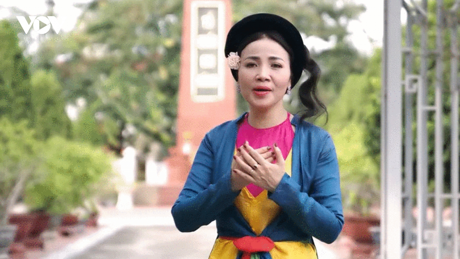 “Lời ru bên tượng đài liệt sĩ” qua tiếng hát chèo của cô giáo Hà Nội