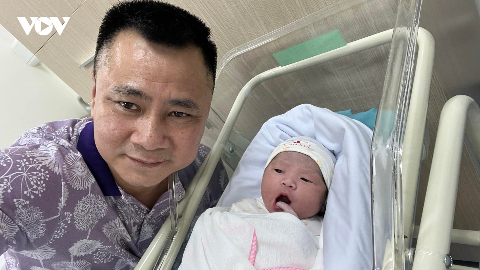 Hạnh phúc viên mãn của NSND Tự Long ở tuổi U50
