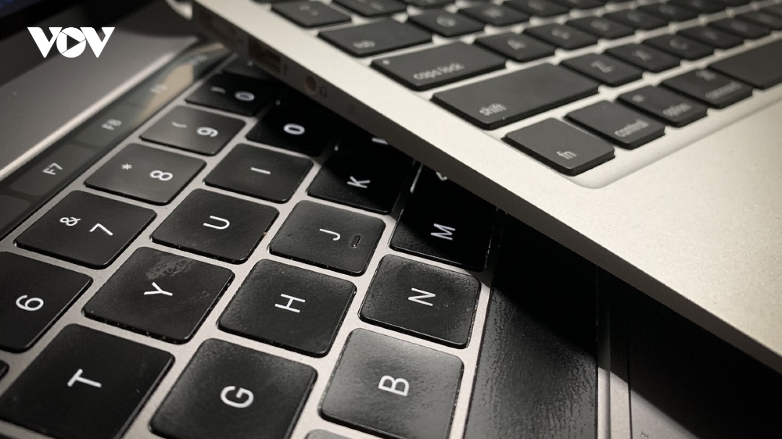 Apple chi 50 triệu USD dàn xếp vụ kiện bàn phím cánh bướm trên MacBook