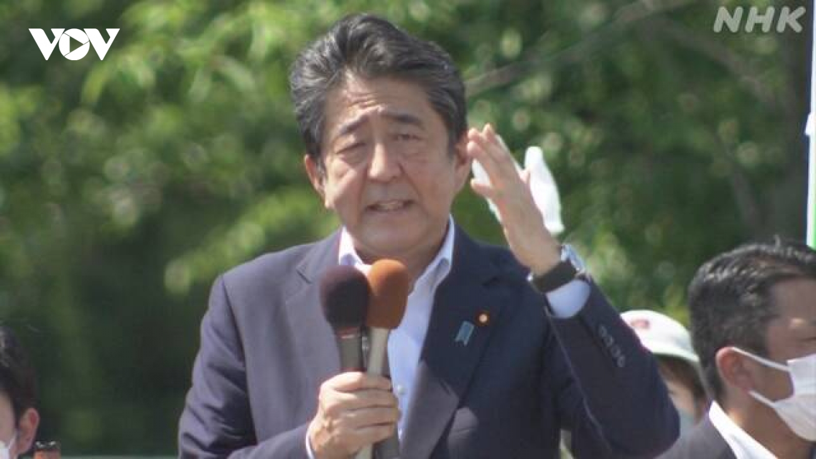 Cựu Thủ tướng Nhật Bản Abe Shinzo phải nhập viện nghi do bị bắn