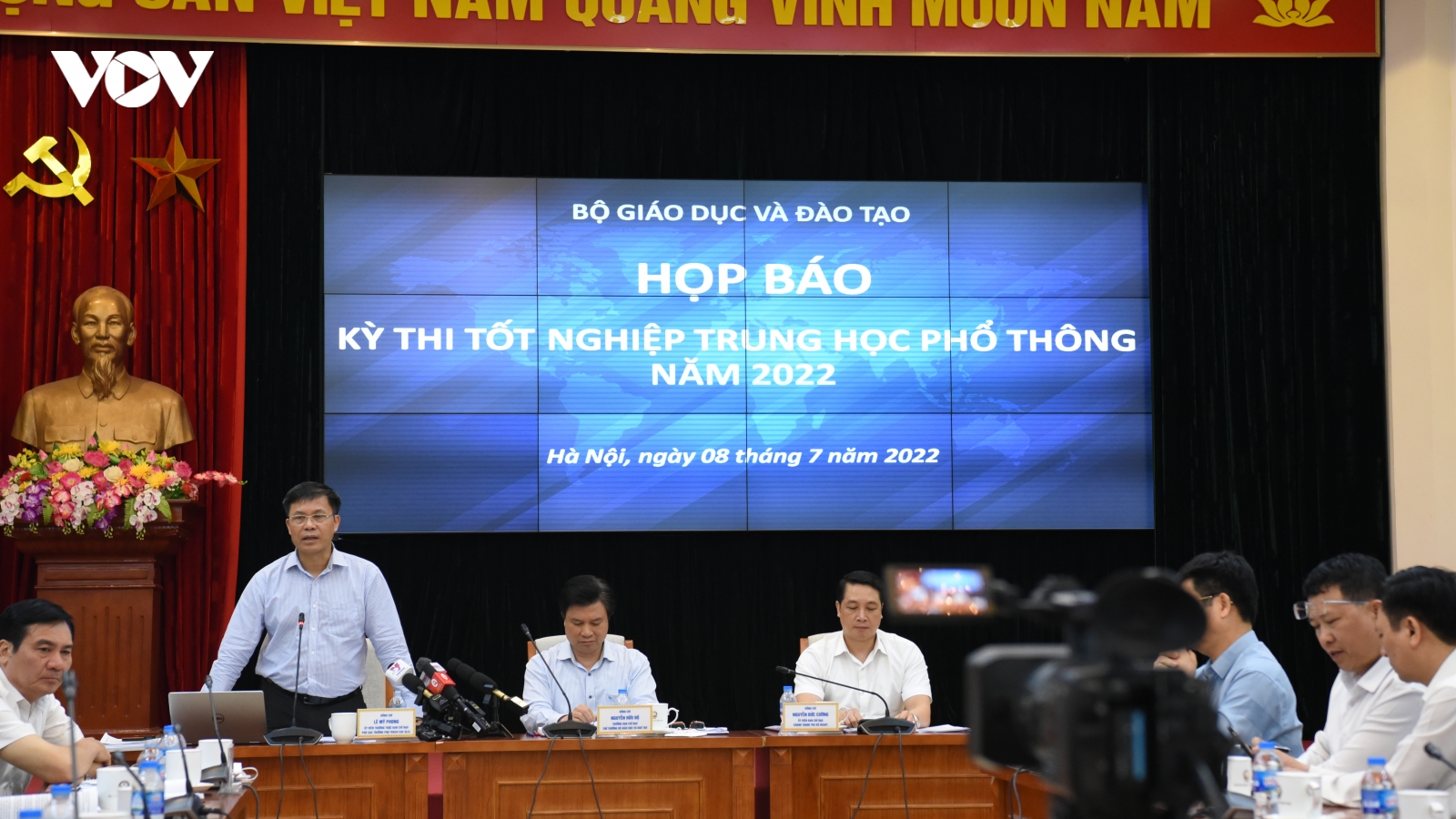 Bộ GD-ĐT chuyển Bộ Công an làm rõ nghi vấn lộ, lọt đề thi Ngữ văn, Toán