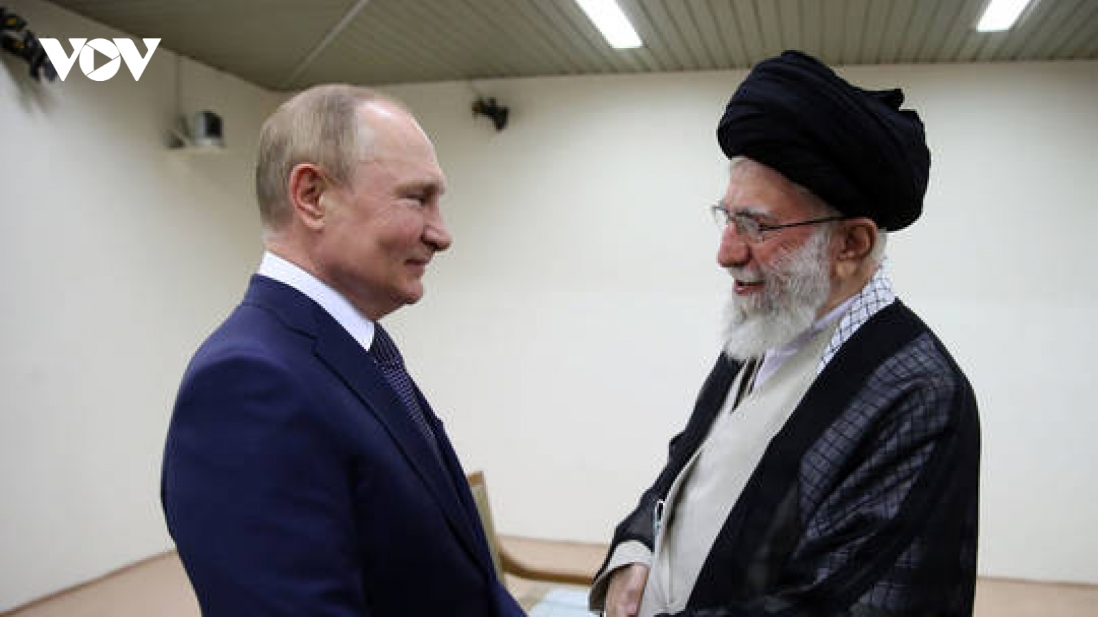 Iran: NATO sẽ bắt đầu chiến tranh nếu Nga không ngăn chặn