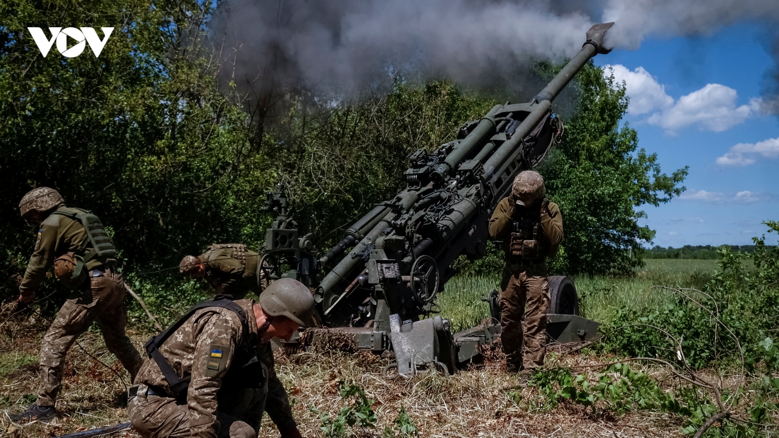 NATO đổ vũ khí vào Ukraine, đối mặt cảnh báo mạnh mẽ từ phía Nga