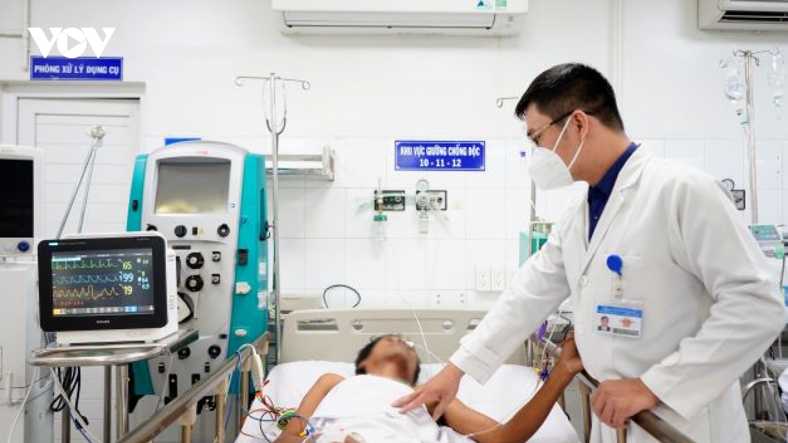 Người đàn ông suýt chết ngoài đường do ngộ độc rượu