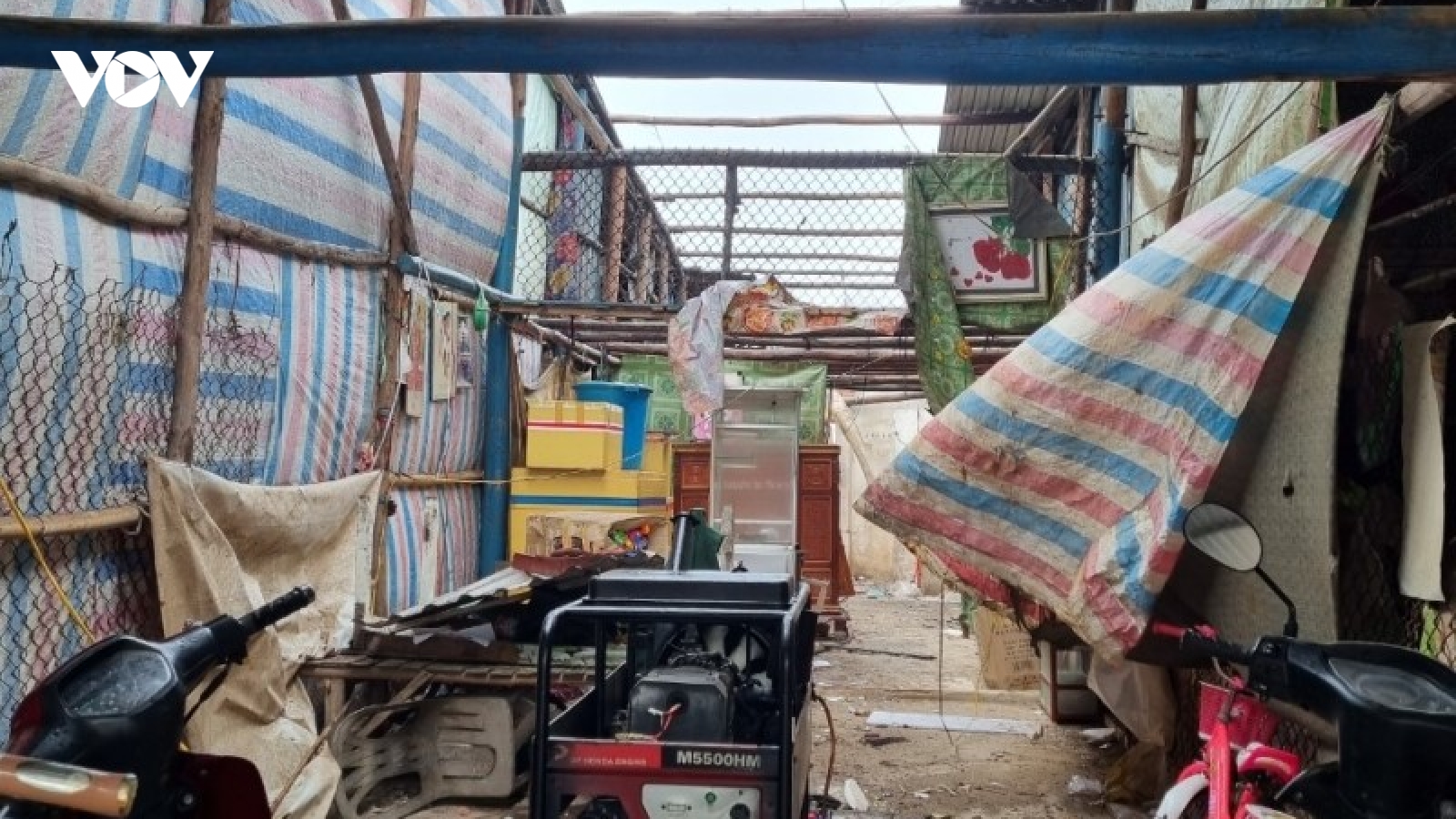 Mưa giông, gió lốc ở Phú Quốc khiến 1 người chết và 1 người mất tích