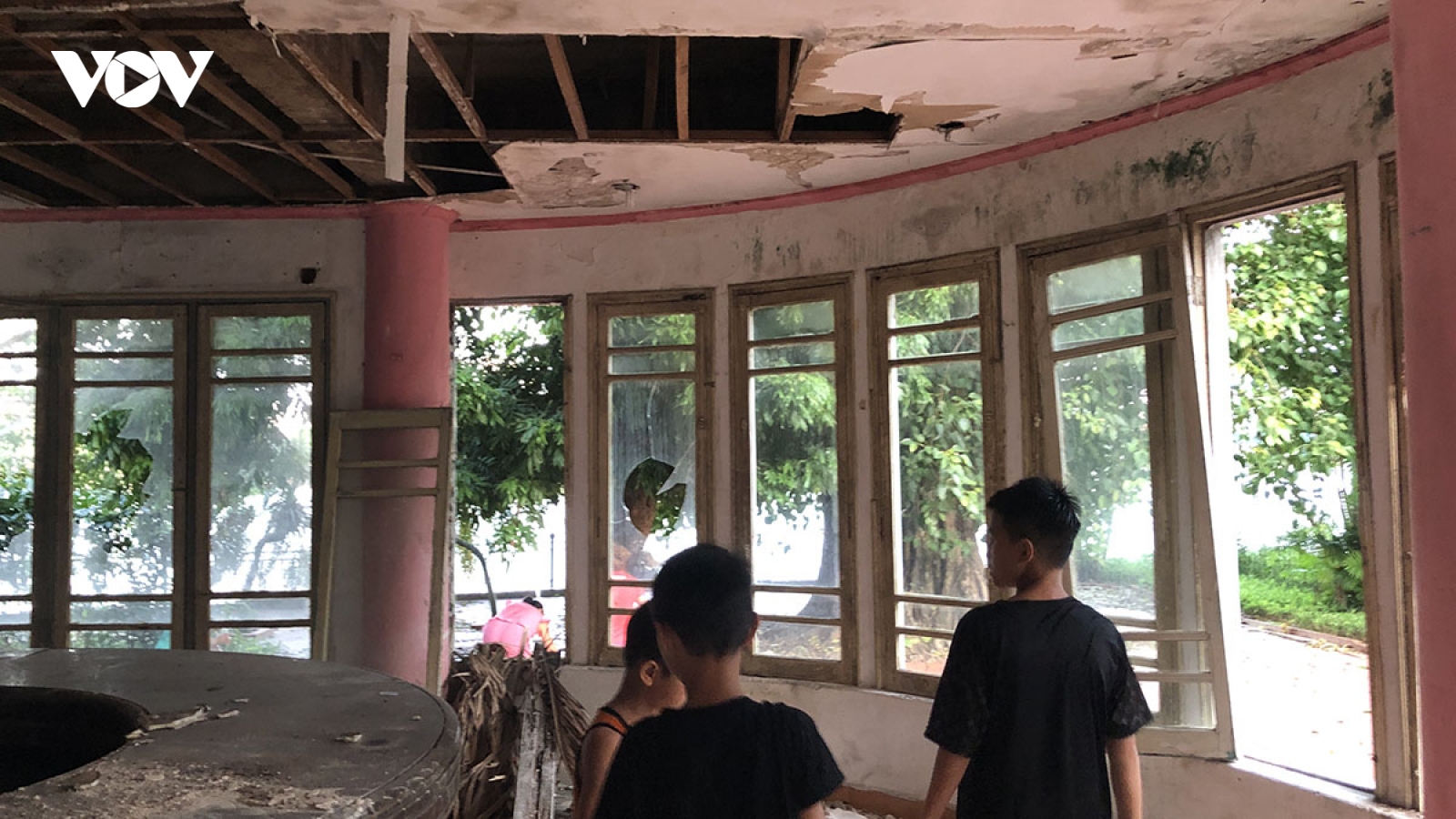 Quán Gió thành nhà hoang trong Công viên Thống Nhất