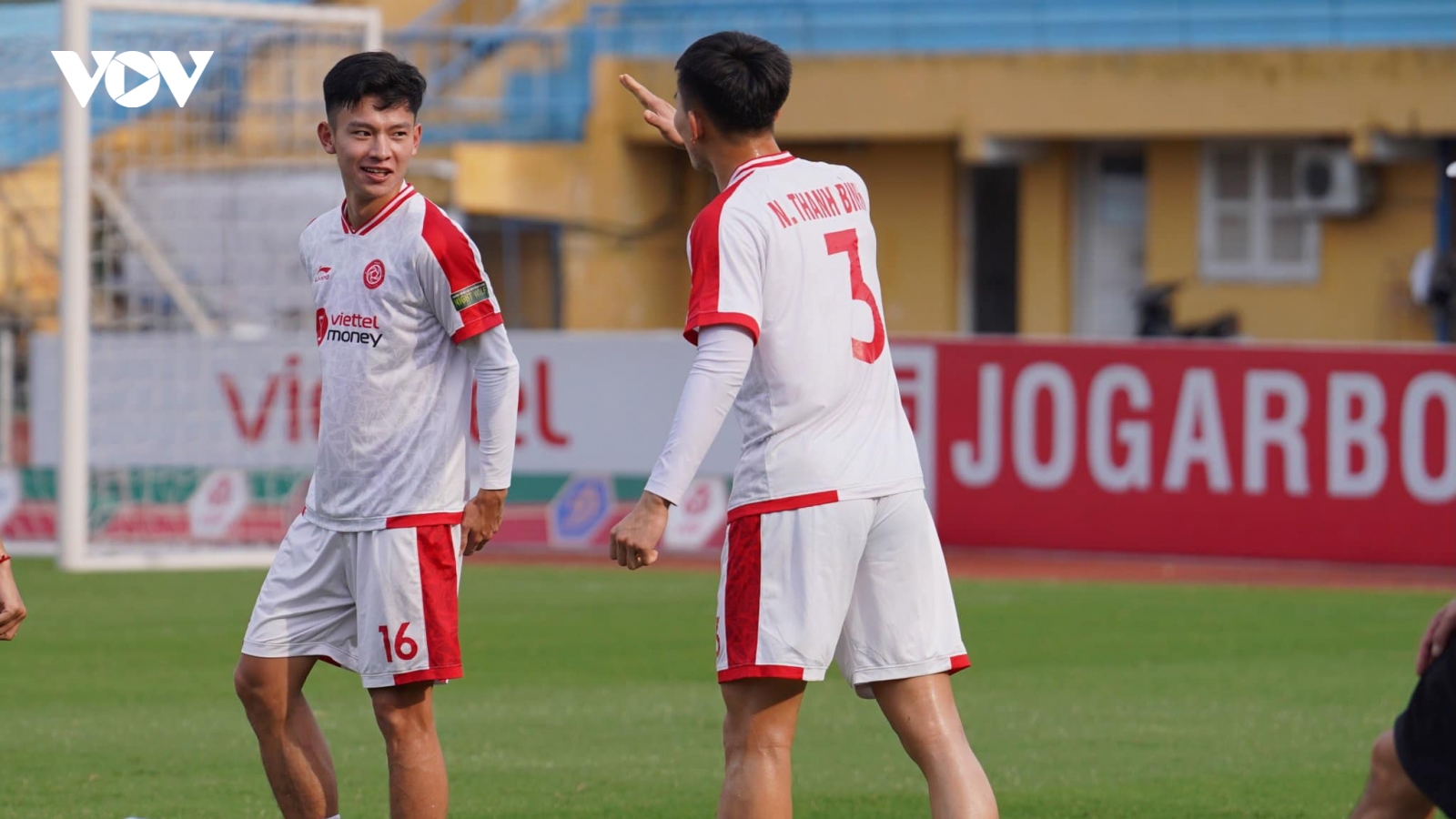 Các đội bóng V-League hối hả bổ sung lực lượng