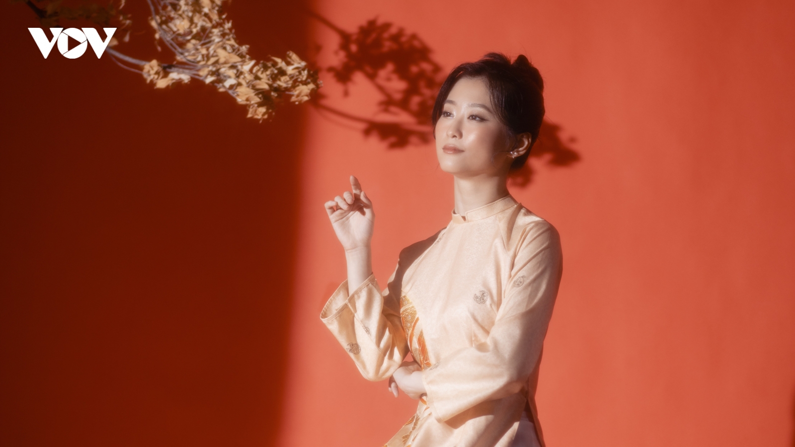 Michiko làm "nàng thơ" cho bộ sưu tập của Hoa hậu Ngọc Hân