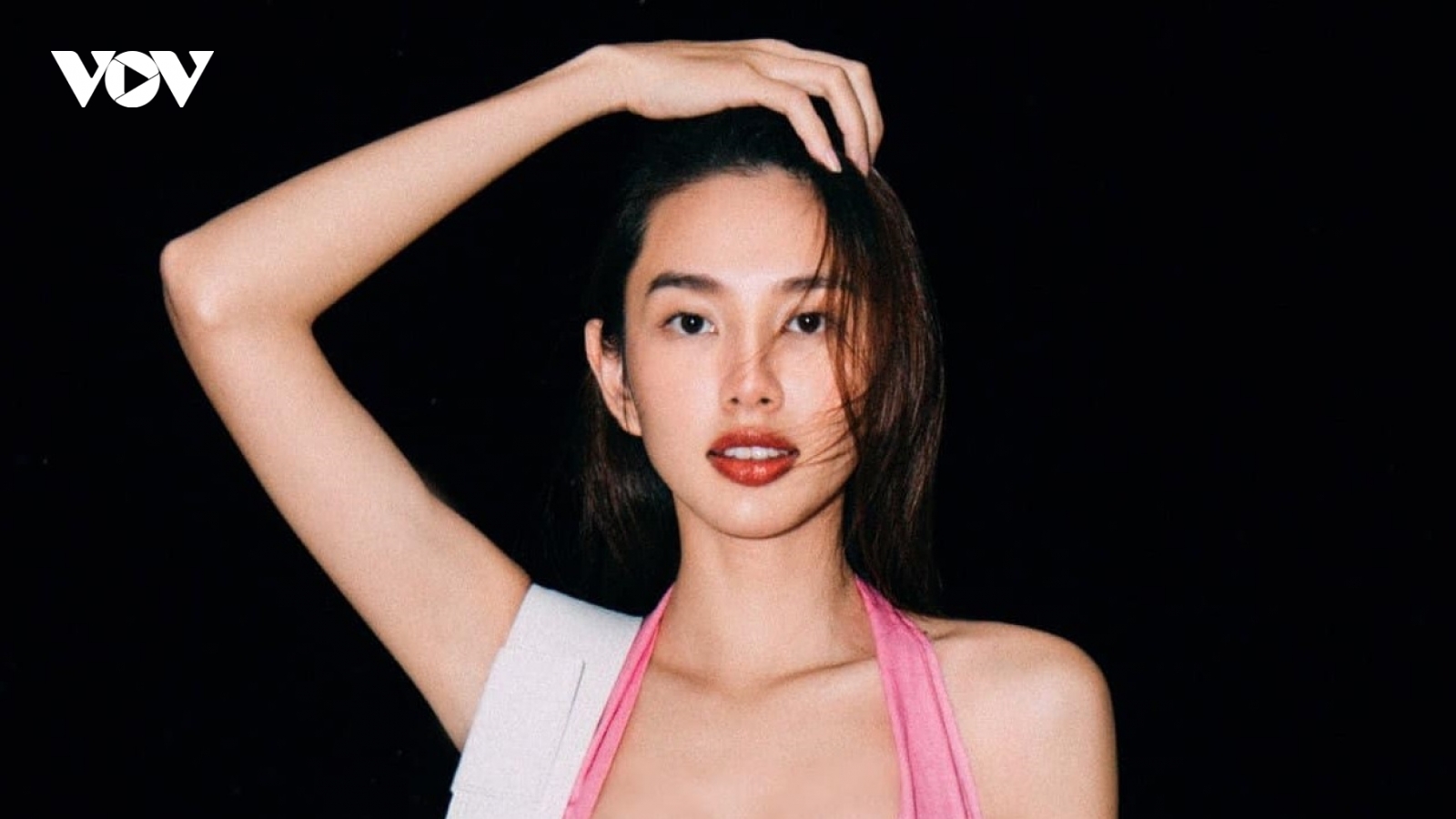 Hoa hậu Thùy Tiên gầy gò trông thấy sau khi từ Châu Âu về