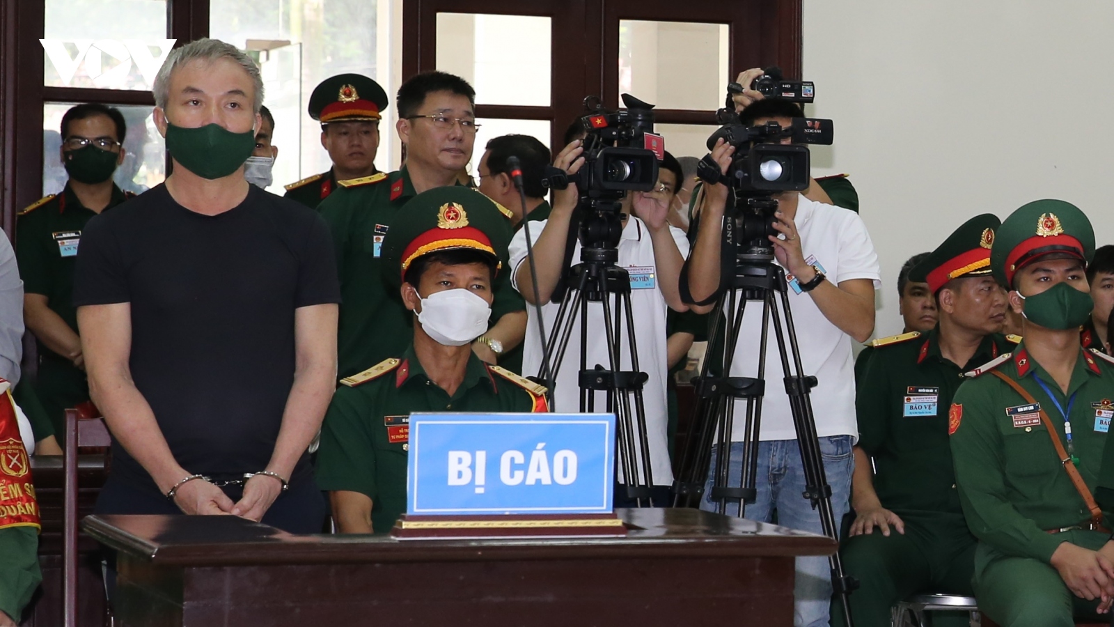 "Trùm buôn lậu" khai chi đậm cho cựu Thiếu tướng Lê Văn Minh đi đánh golf