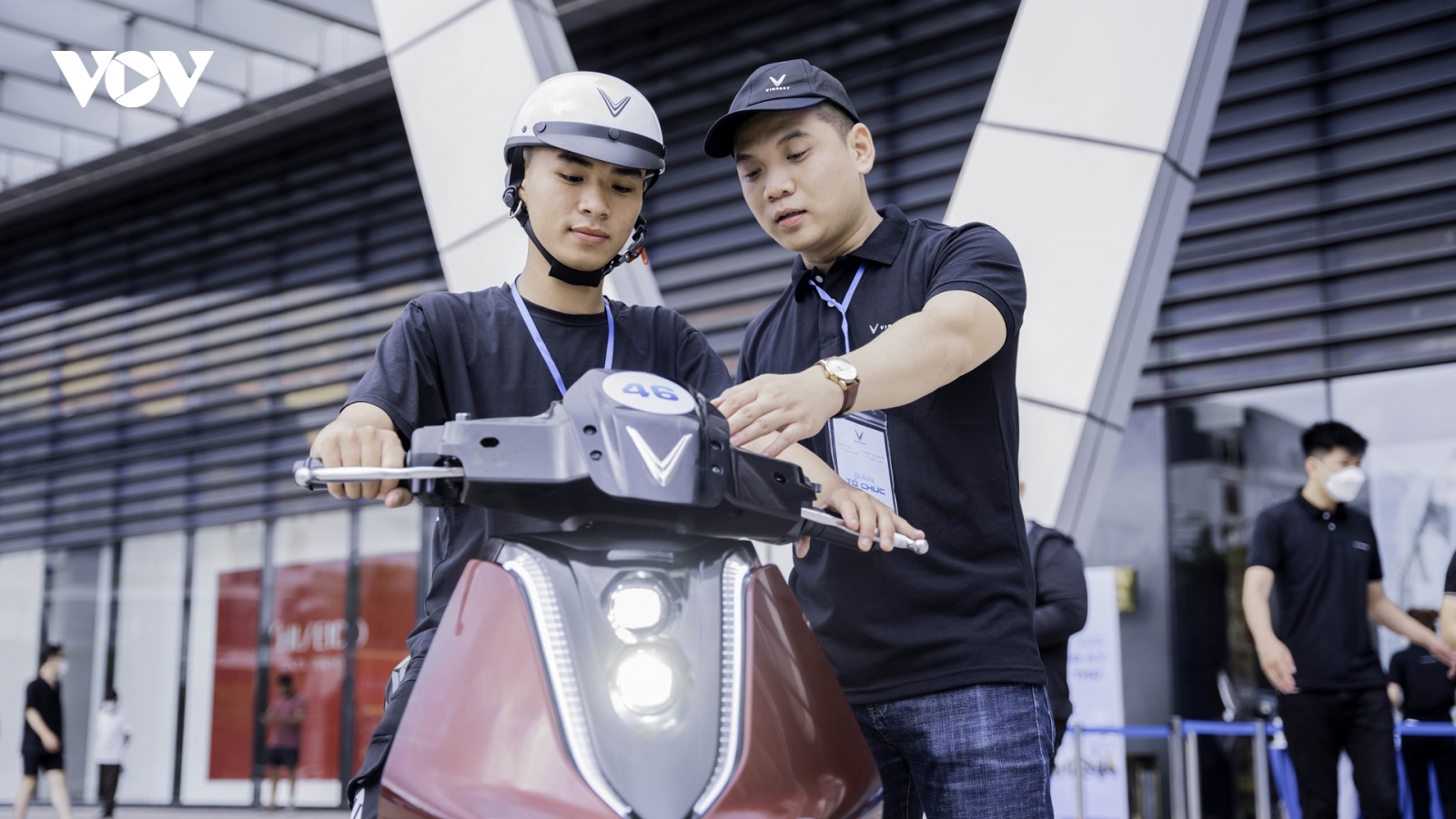 Nhận xe trước, trả tiền sau khi mua xe máy điện VinFast